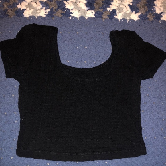 Black crop top - Picture 2 of 4